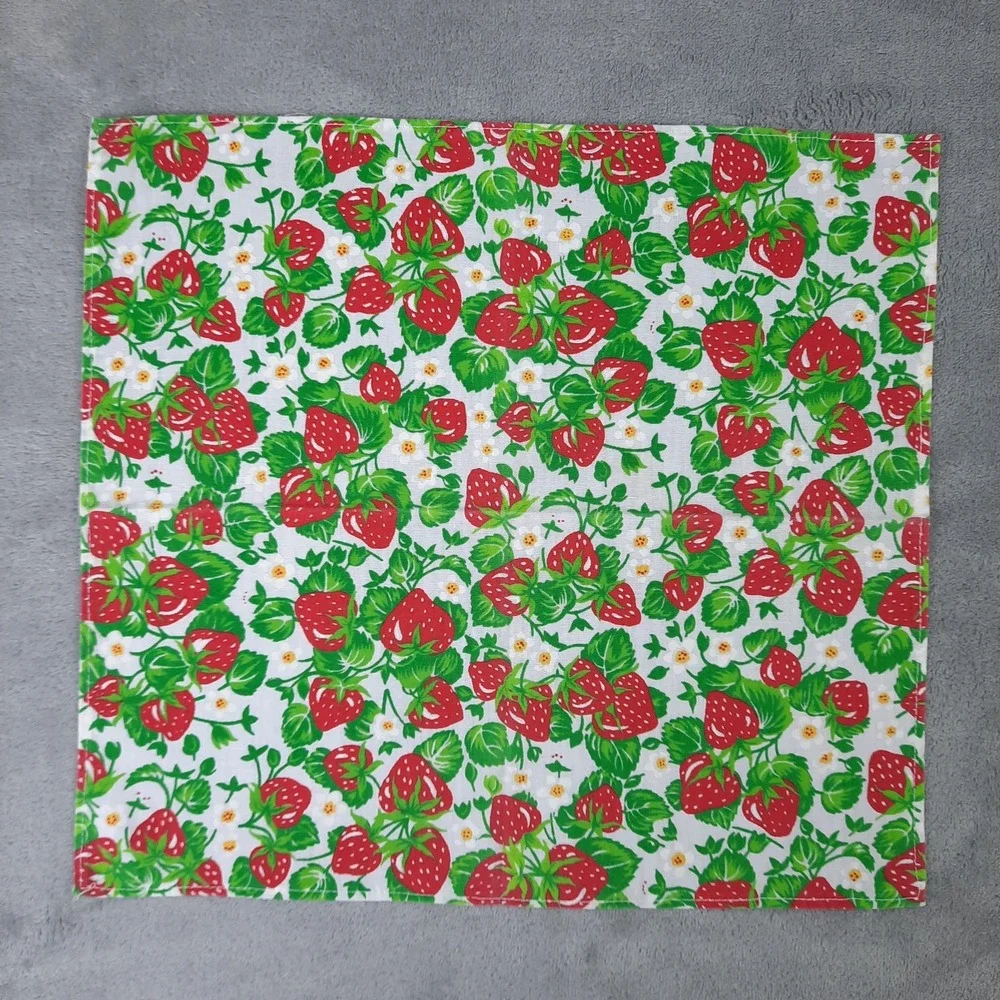 VTG Handmade Cloth Napkins Strawberry Flowers Cotton Set of 4 Cottagecore 13x12